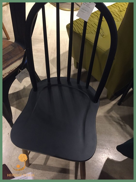 Siyah Ahşap Sandalye
